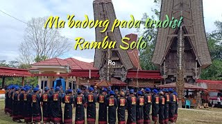 Tarian  to' ma'badong pemakaman rambu solo' Alm.Yan Patebong Ne' Nanda di Tongkonan Bara'ba' Toraja