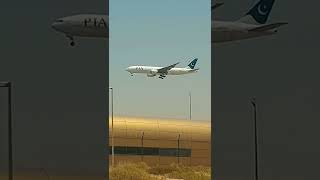 Dubai Airport PIA Airline Landing Amazing view UAE, #short #dubai #dxb #uae #dubaivlogs #expo