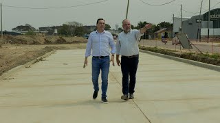 EL GOBERNADOR VALDES RECORRIO TRES BARRIOS CAPITALINO DONDE LA PROVINCIA EJECUTA OBRAS VIALES