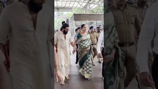 Pregnant dipika Padukone Ranveer Singh के साथ सिद्धिविनायक मंदिर पहुंची #dipikapadukone #shortsfeed