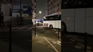 Convoi des 12 bus du Stade de Reims quittant le parc des Princes