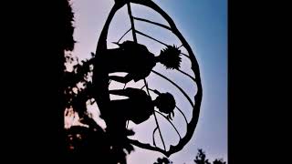 ||leaf cutting art||best friend||girl and boy leaf cutting art|| #viral#leafart #art#shortvideo#art