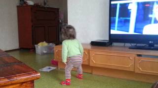 Celina dansar till Gangnam style