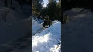 ازالة الثلج من الشوارع في باكستان removing snow from roads