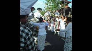 Odalan di banjar Jambe, tumpek landep, 17012009