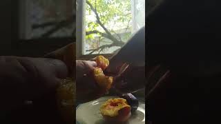 Life Hack how to eat Fruit