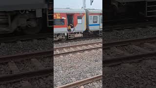 Radhikapur Kulik Express #Lhb coach #crossing #shortsvideo #kulikexpress