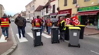 Manif du 14-04-2023 à Louhans , suite résultat du Conseil , 18 h .