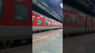 train vlog #india #indiantrain #travel #youtubeshorts #shorts #trending #life #vlog #minivlog #train