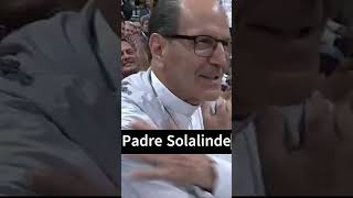 AMLO APLAUDE AL PADRE SOLALINDE