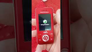 Ретро телефон Sony Ericsson W580i (2007)