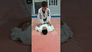 Estrangulamento de lapela #shorts #viral #bjj  #drill #bjj4life #brazilianjiujitsu