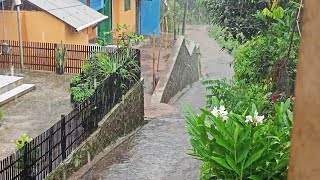 SITUASI SETELAH GEMPA BUMI  BESAR TIBA TIBA HUJAN DERAS TURUN