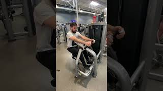 Seated 2 Arm Machine Rows