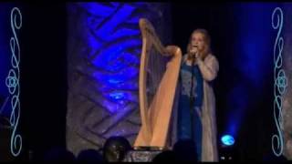 Moya Brennan & Cormac DeBarra - An Seanduine Dóite (Live 2011)