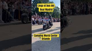 Llega el autobús Del Real Madrid al Camping World Center en Orlando 🎥 OPD