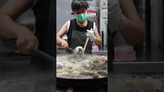 100 Years Taiwanese Beef Offal Soup - Traditional Breakfast from Taiwan 王家祖傳本產牛雜湯（王媽媽）#shorts