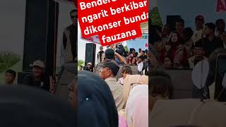 Bendera sobat ngarit berkibar di konser bunda fauzana