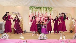 | Oru Thattikootu 💃🕺 Dance performance by Brides squad |