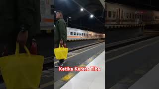 Ketika Kereta Tiba....