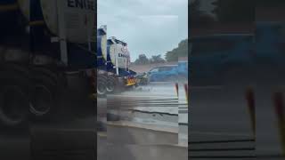 Guy in Shopping trolley on motorway! skitching a lorry! #shorts #dangerous #fast #funny