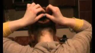 Chignon ad "S", acconciatura con l'hairagami