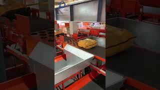 Food and Beverage Factory Electrical Friction Wheel Sorter Parcel Sorting  Conveyor System