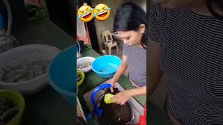 Ketika ibu-ibu pertama kali masak kepiting 🤣 #ngakak #shorts