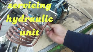 servicing hydraulic unit