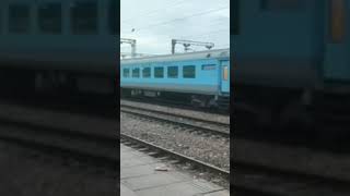 12002 New Delhi-Habibganj Shatabdi Express skipping Hazrat Nizamuddin Railway Station #shorts