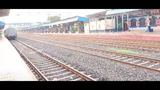 12844 Ahmedabad-Puri Superfast Depart Akola Jn