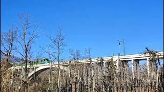 tram sul ponte al lago di Santa Giustina