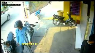 PENCURIAN TEREKAM CCTV