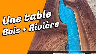 Une table bois avec un rivière en résine époxy !