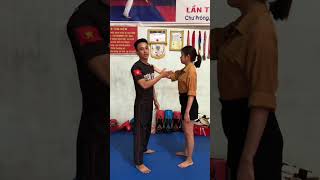 Tự Vệ Nữ Khi Bị Đe Doạ #shorts #kungfu #vothuat