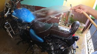 Royal Enfield Meteor 350 Supernova Blue, washing at home