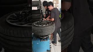 BONGKAR PASANG VELG R20 #automobile #velgmobilimport #velgmobil