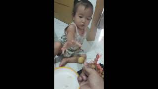 Enak || Dek qiyya makan buah lengkeng (kelingking)🥰😁