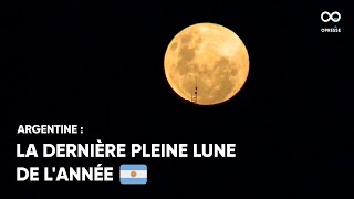 La lune froide entièrement visible à Buenos Aires