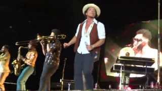 Bruno Mars - Treasure - Moonshine Jungle Tour Stuttgart [HD]