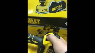 Dewalt DCP580 Cordless Planer.