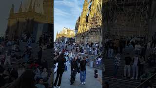 People dancing in front of the Cologne cathedral #köln #cologne #cathedral #germany