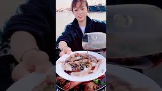 Eating moving octopus and cooking giant lobster