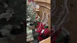 Se siente la navidad encima ☃️Decoración navideña en hobby lobby 🎄