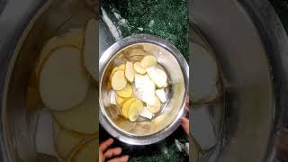 मैं दुख के दिन याद नहीं करती 🤣🤣#shorts #ytshorts #food #cooking #potato #trending #comedy #funny