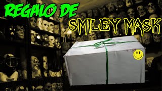 El regalo misterioso de smiley mask.