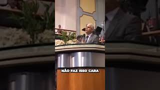 Pastor tenta convencer o homem a não largar a esposa, mas ele se mantém irredutível!! #shorts