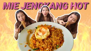 MIE JENGKANG LEVEL 1 NYA SETARA DENGAN 75 CABE BANYAK FOOD VLOGGER YANG RIVIEW MIE INI 😱