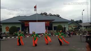 Penampilan "Tari Sorote Lintang" dari ibu ibu persit Markas Kostrad Cijantung