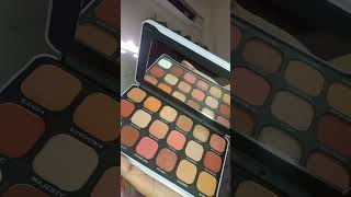 make up revolution FOREVER FLAWLESS decadent eye shadow palette